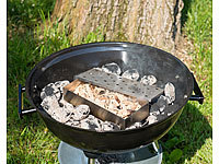 ; Räuchermehl zum Aromatisieren von Grillgut 